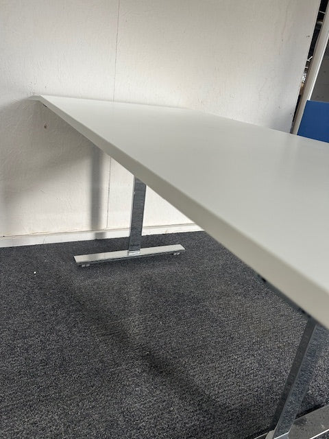 Vivante White Flip Top Table with 25mm Top / Chrome Frame