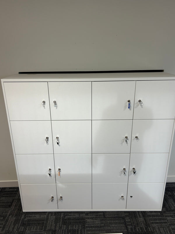 Senator White Wooden Key Entry Lockers - 16 Individual Compartments